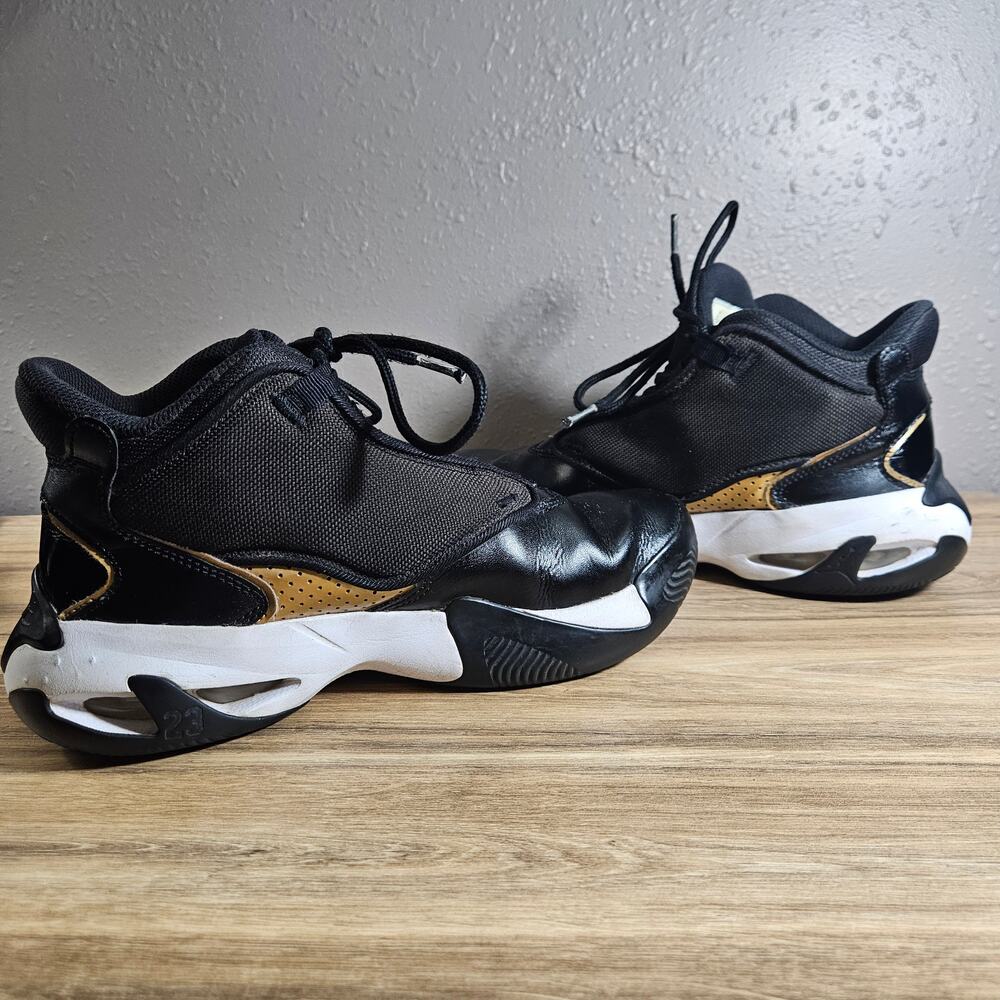 Nike Air Jordan Max Aura 4 (GS)  6.5Y Streetwear Sneakers